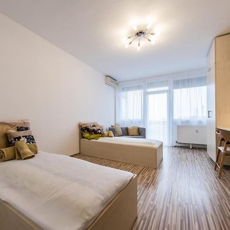 Central Home- Pesterzsebet بودابست المظهر الخارجي الصورة
