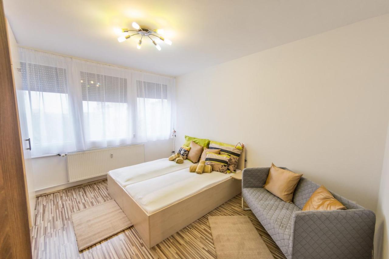 Central Home- Pesterzsebet بودابست المظهر الخارجي الصورة