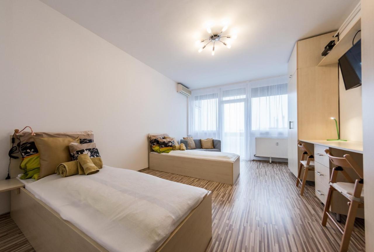 Central Home- Pesterzsebet بودابست المظهر الخارجي الصورة