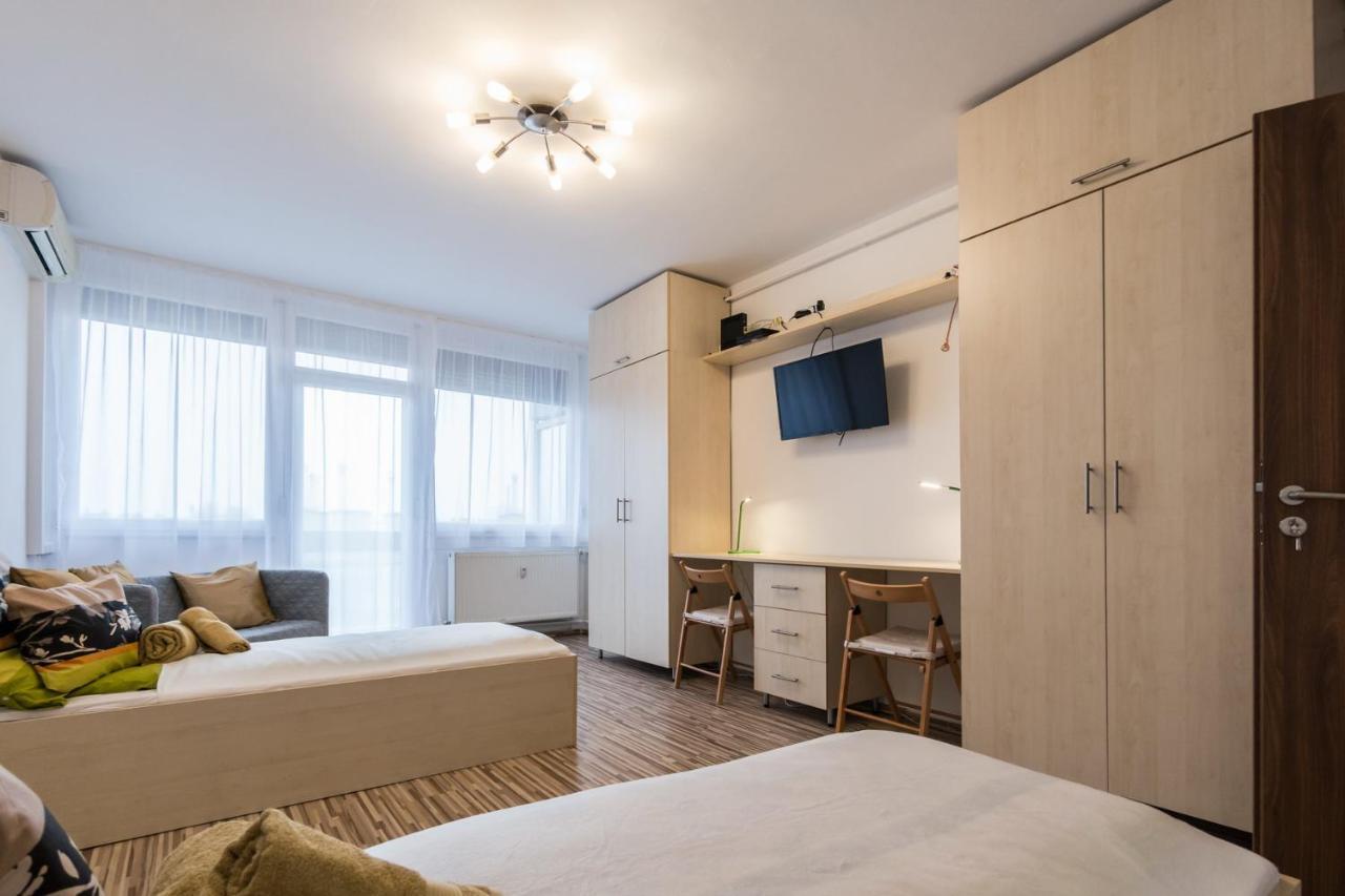 Central Home- Pesterzsebet بودابست المظهر الخارجي الصورة