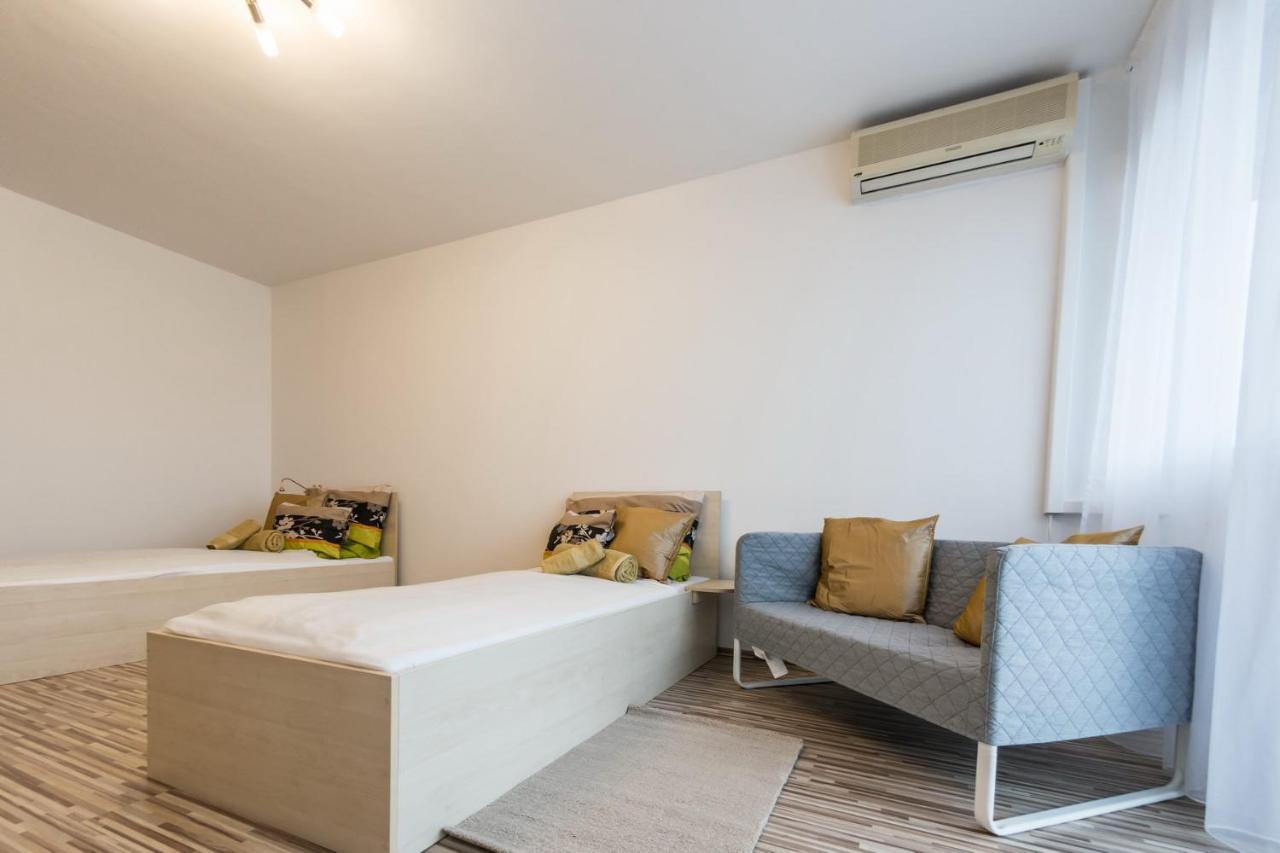 Central Home- Pesterzsebet بودابست المظهر الخارجي الصورة
