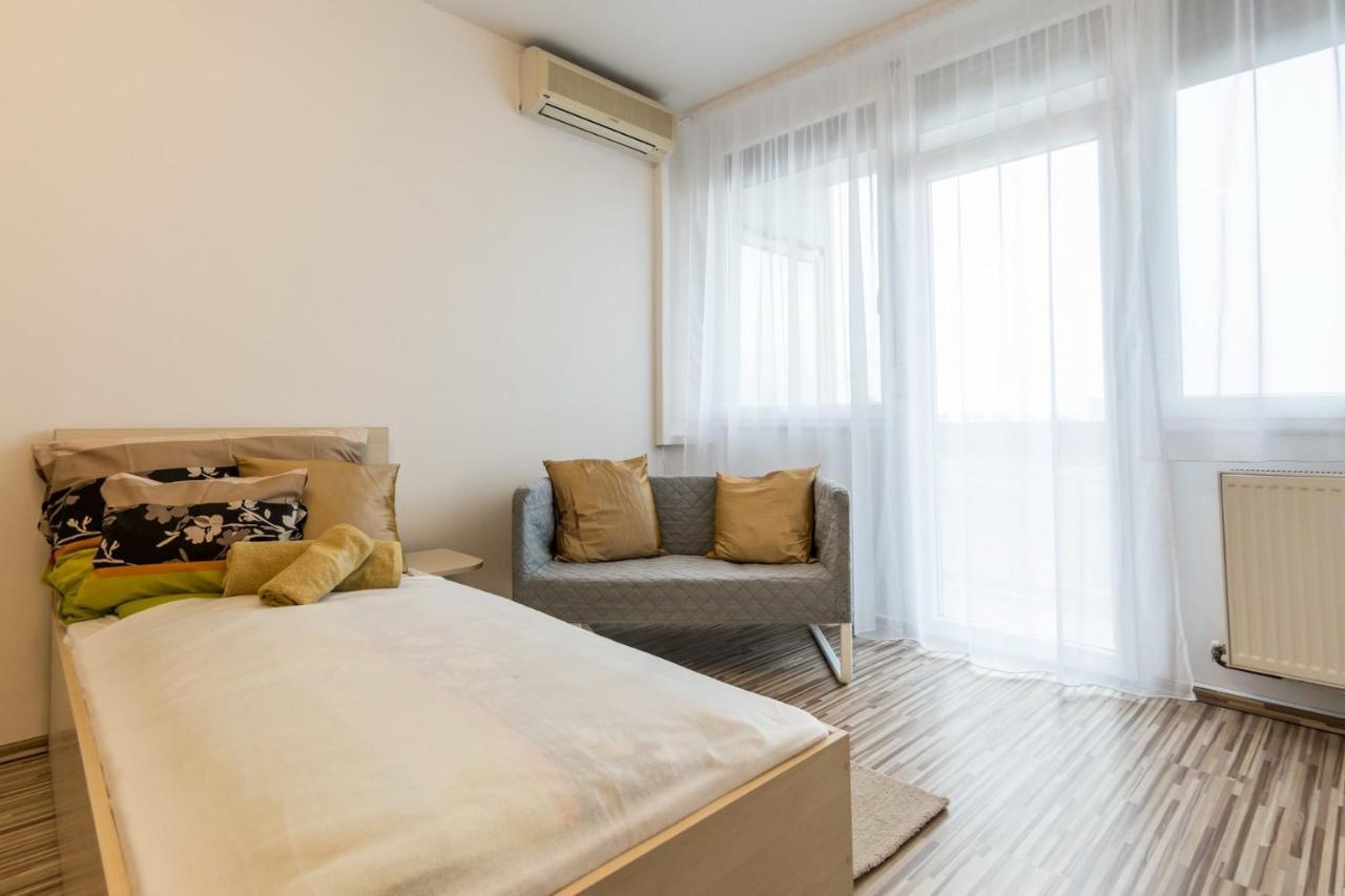 Central Home- Pesterzsebet بودابست المظهر الخارجي الصورة