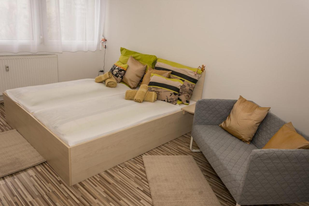 Central Home- Pesterzsebet بودابست المظهر الخارجي الصورة